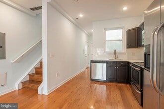 Building Photo - 1517 W Seybert St