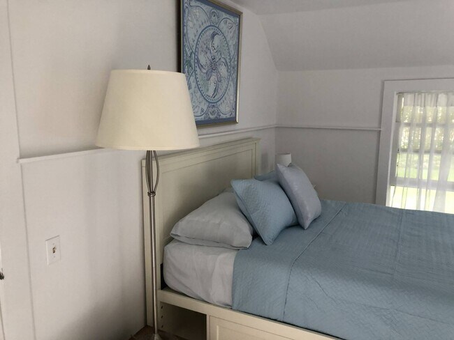 Foto del edificio - 11 Miller Ln W