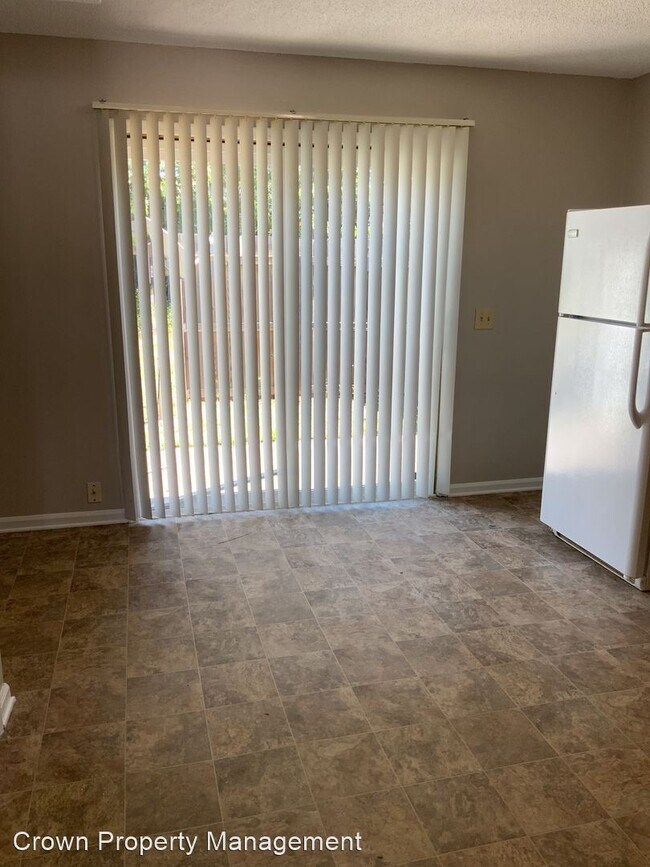Building Photo - 2 br, 1.5 bath House - 102 C Villas Cout