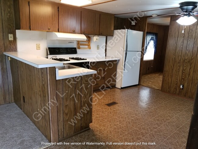 847 Centennial Rd - Kitchen - 847 Centennial Rd