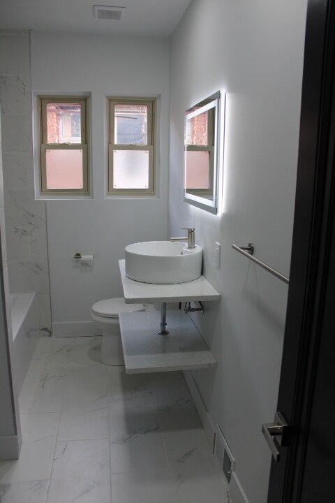 Foto del edificio - 2504 W Euclid St