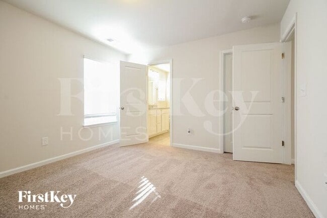 Building Photo - 400 Ashborne Ln
