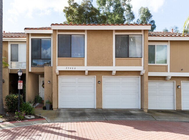 Foto del edificio - 23408 Highcrest Rd