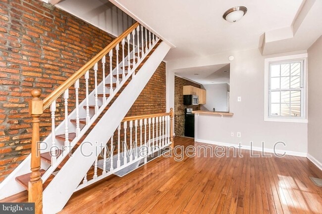Building Photo - 118 E Randall St