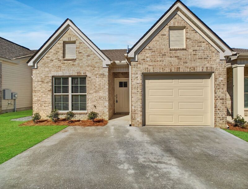 Foto principal - 6642 Covington Villas Dr