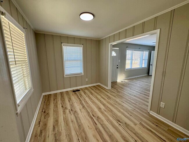 Foto del edificio - 17456 Lucas Ferry Rd