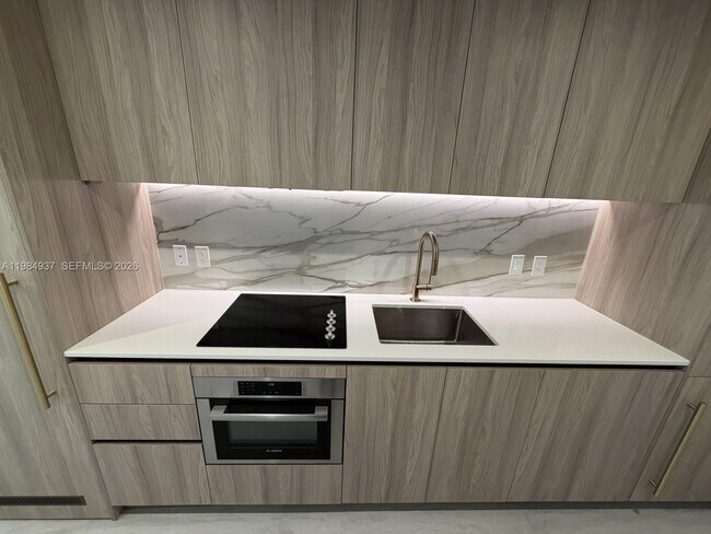 Foto del edificio - 77 SE 5th St