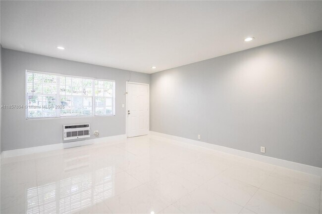 Building Photo - 320 84th St