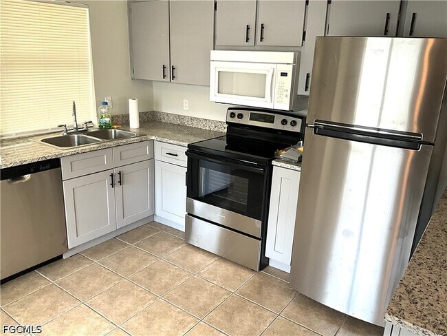 Foto del edificio - 610 SE 13th Ct