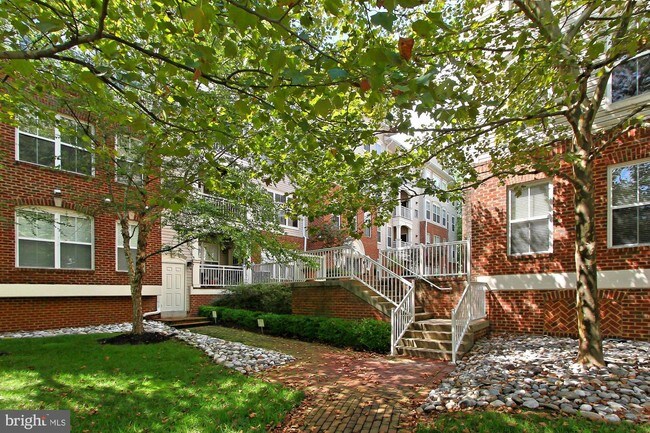 Building Photo - 5108 Donovan Dr