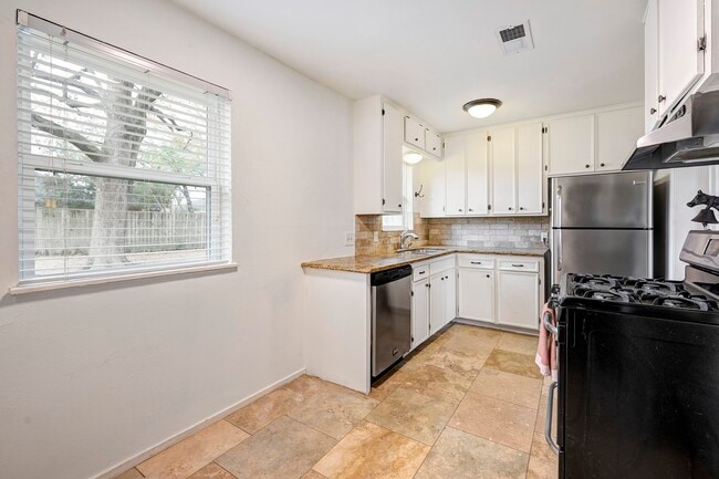 Building Photo - 4722 Carleen Rd