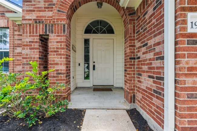 Building Photo - 19511 Ingham Dr