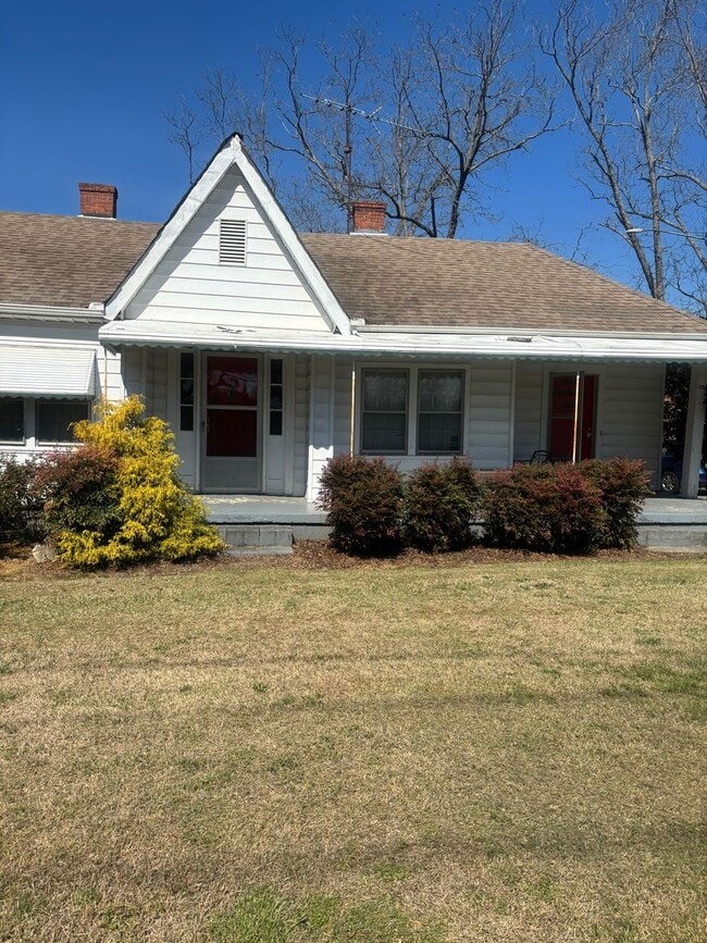 Building Photo - 2063 Chesnee Hwy