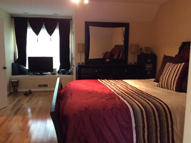 Foto del edificio - 3BR Home with Open Floor Plan & Fenced Backyard