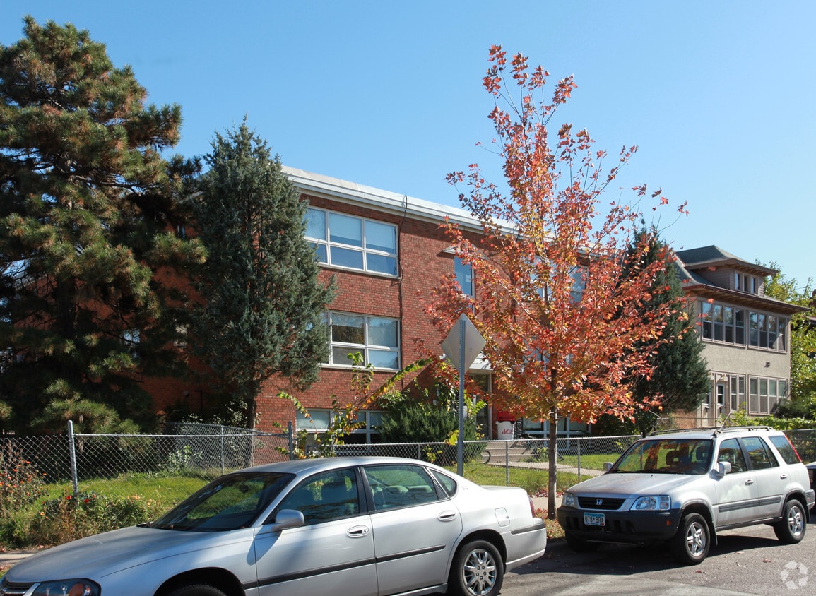 Building Photo - 3019 11th Ave S