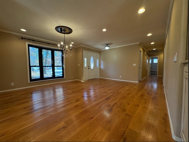 Building Photo - 23 N Howard Pl