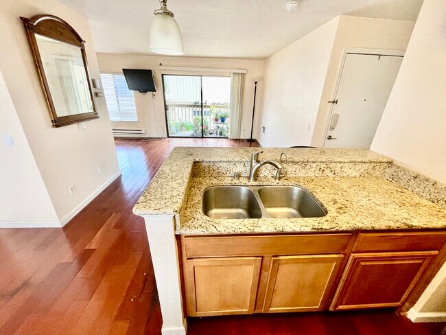 Foto del edificio - 300 Glenwood Cir