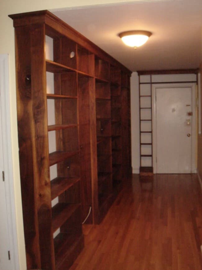 Photo - LONGWOOD MEDICAL or NUJuly 1 No Fee Heat Hw Inc Students Ok  Super nice place Under priced House