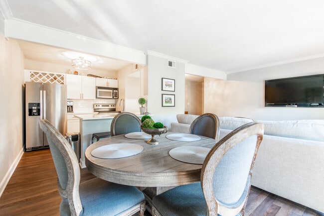 Foto del edificio - 4727 Jarboe St