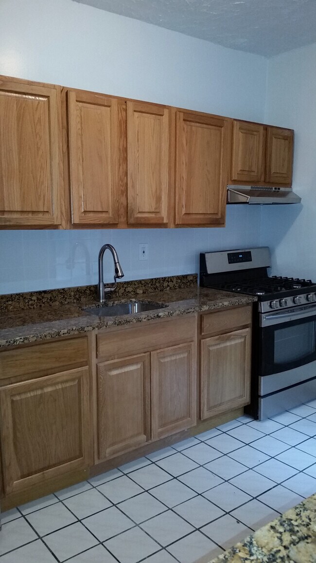 Foto del edificio - 3318 30th Ave