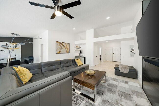 Foto del edificio - 74830 Waring Ct