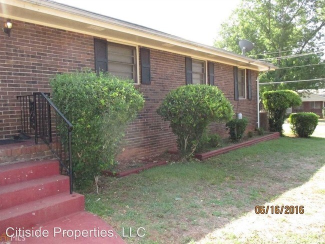 Building Photo - 3024-3026 North St