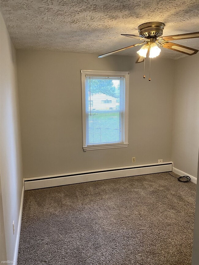 Building Photo - 2 br, 1 bath 4plex - 1000 Linda Lee Drive ...