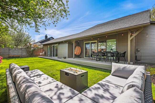 Foto del edificio - Sleeps 22 | Game Room/Hot Tub
