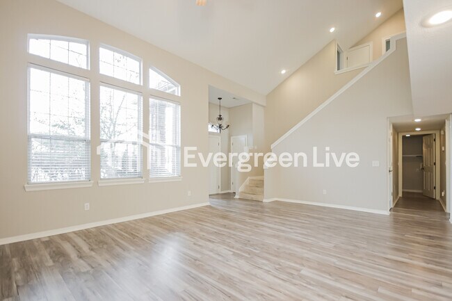 Building Photo - 1668 Niagara St