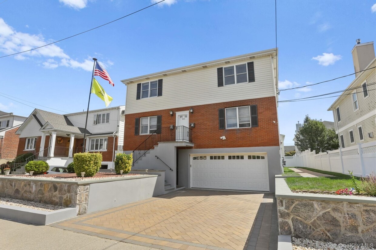 Foto principal - 160 Lakeview Ave