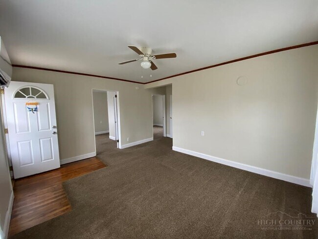 Foto del edificio - 11 E 5th St