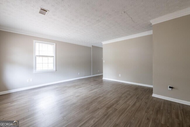 Building Photo - 467 Southern Way