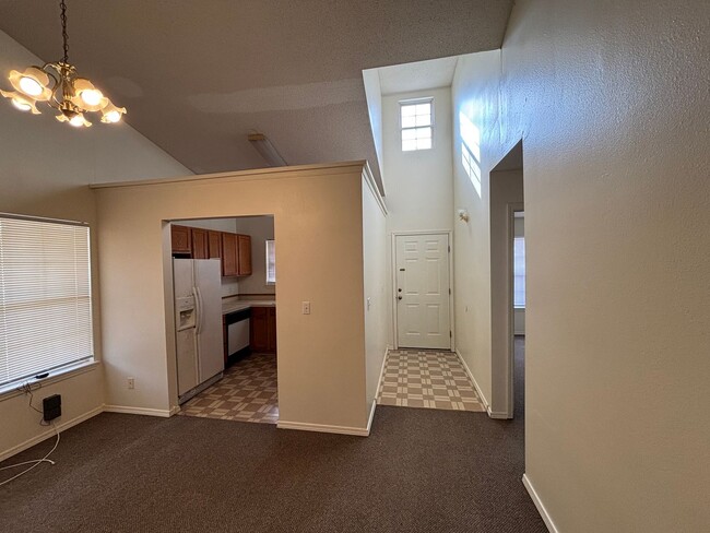 Building Photo - 1417 N Greenwich Ave