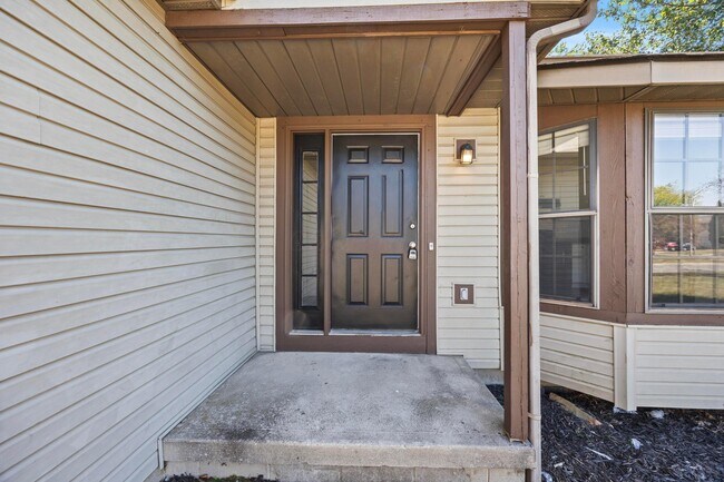 Foto del edificio - 6948 Kinston Dr