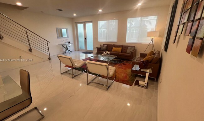 Foto del edificio - 6612 NW 103rd Pky
