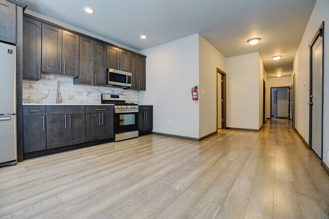 Building Photo - 51 Lindsley Ave