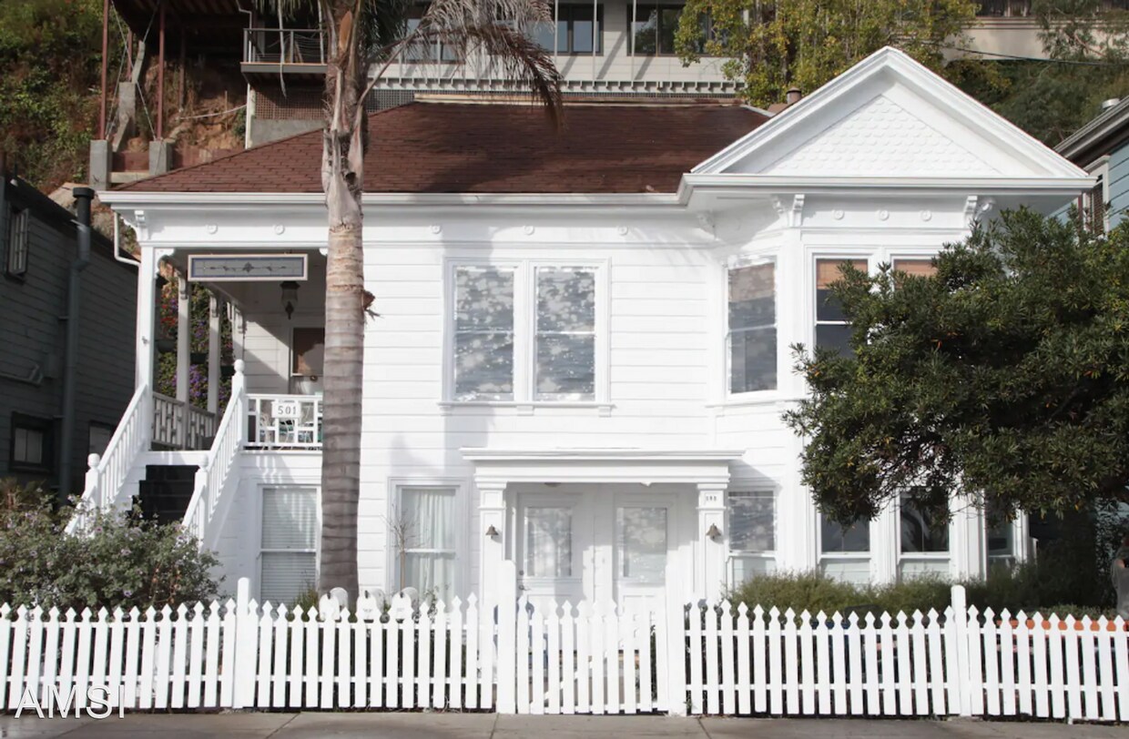 Primary Photo - 2 br, 1.5 bath House - 501 Bridgeway