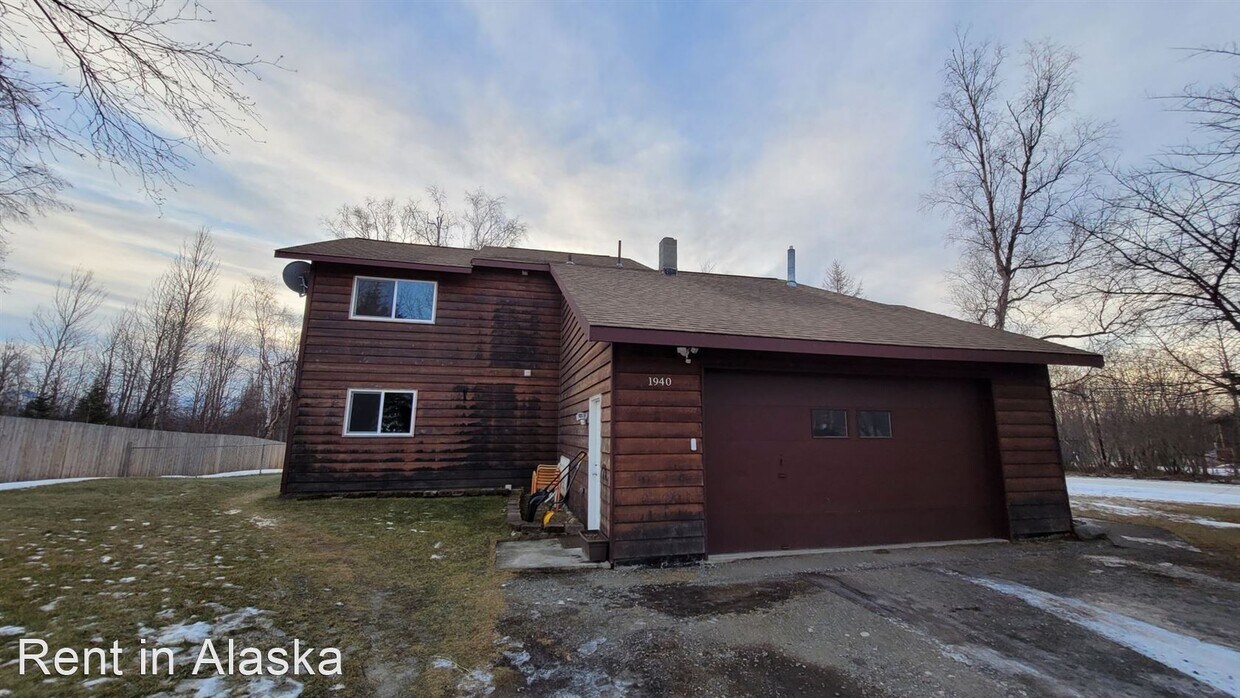 4 br, 3.5 bath House 1940 W Harvest Loop House Rental in Wasilla