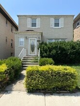 Building Photo - 1644 Clarence Ave