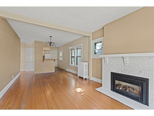 Building Photo - 4919 Vincent Ave S