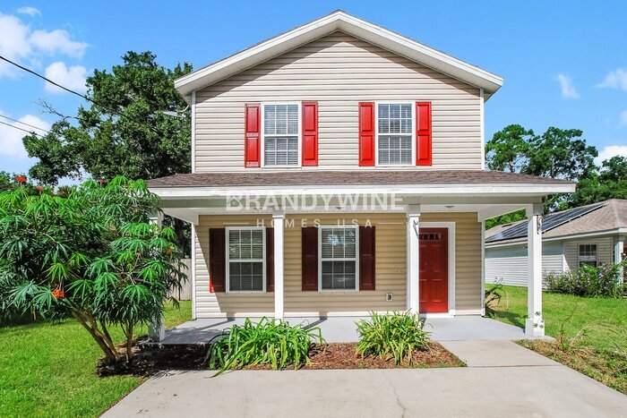 Primary Photo - 1571 N Whitney St