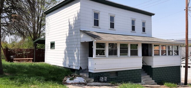 Building Photo - 309 21st St