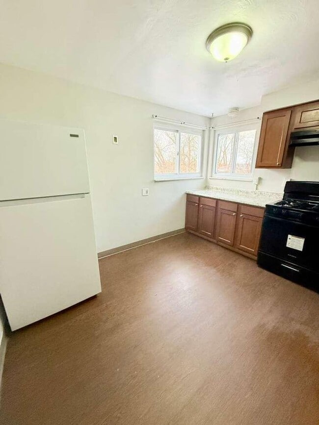 Building Photo - Beautiful UPDATED 4bd 2ba Home in Penn Hills!