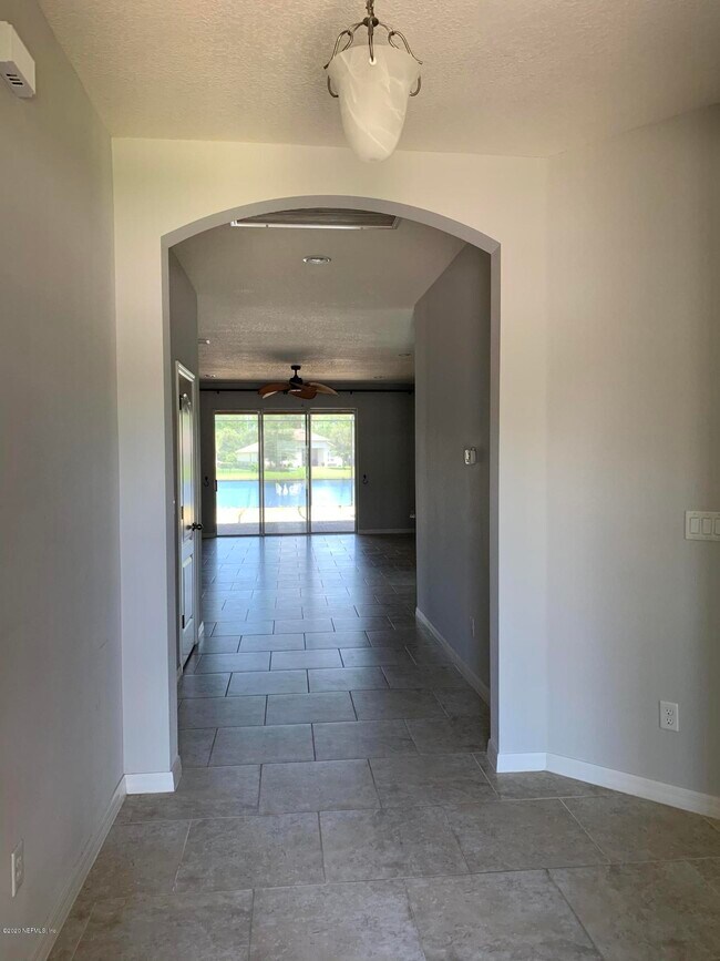 Building Photo - 120 Berot Cir
