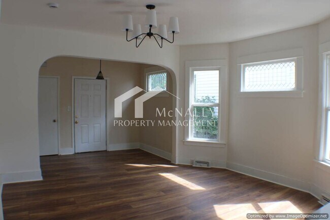 Foto del edificio - Newly Remodeled 3 Bedroom 2 Bathroom Home ...