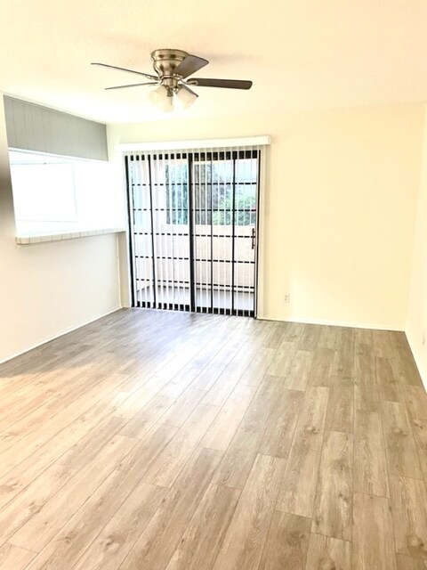 Living Rm - 2607 S Sepulveda Blvd