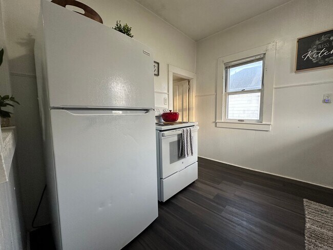 Foto del edificio - 3 bed, 1.75 bath home for rent in Waterloo