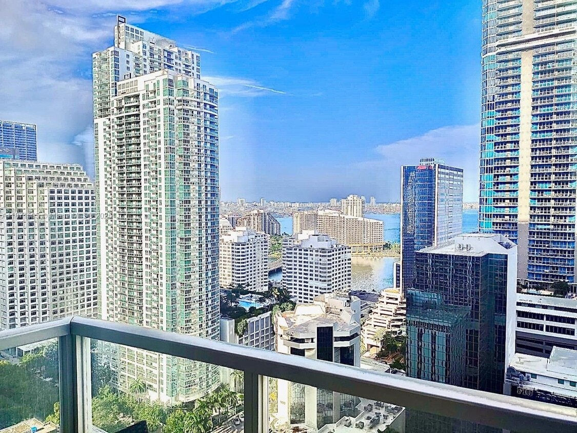 Primary Photo - 1050 Brickell Ave