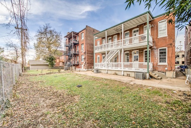 Building Photo - 3636 Shaw Blvd - A