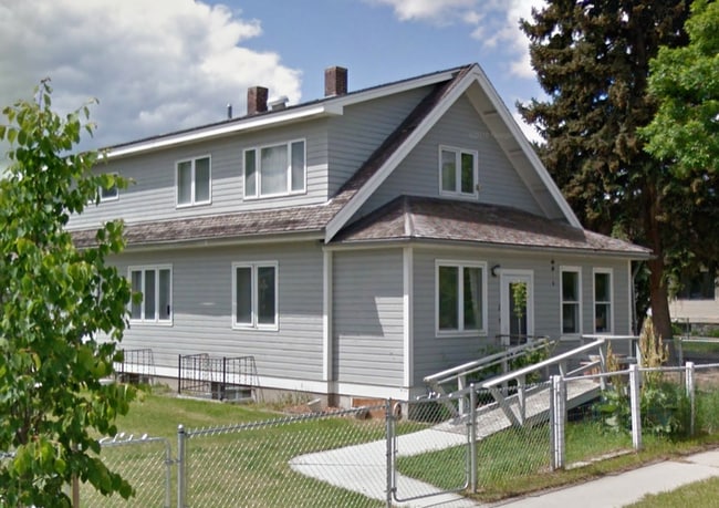 Building Photo - 1321 Walnut St